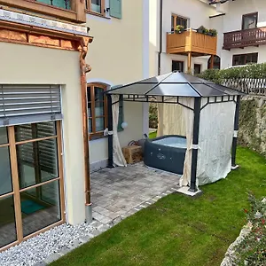 Apartment 4younic Glonn1 * Boxspring * Jacuzzi * Netflix*65“, Glonn